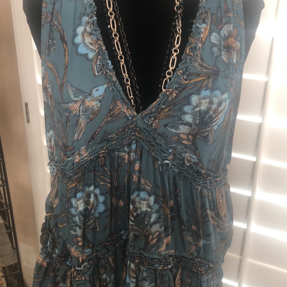 Free People longer, v- neck sleeveless top